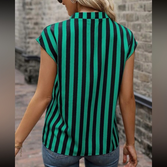Striped notched neck blouse - Picture 3 of 16